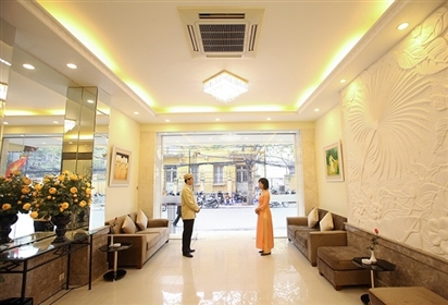 Flower Hotel
